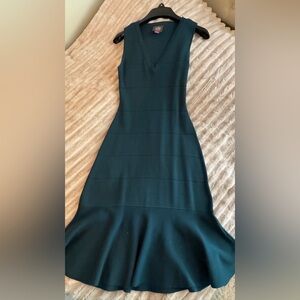 Vince Camuto Forest Green Sleeveless Midi Dress